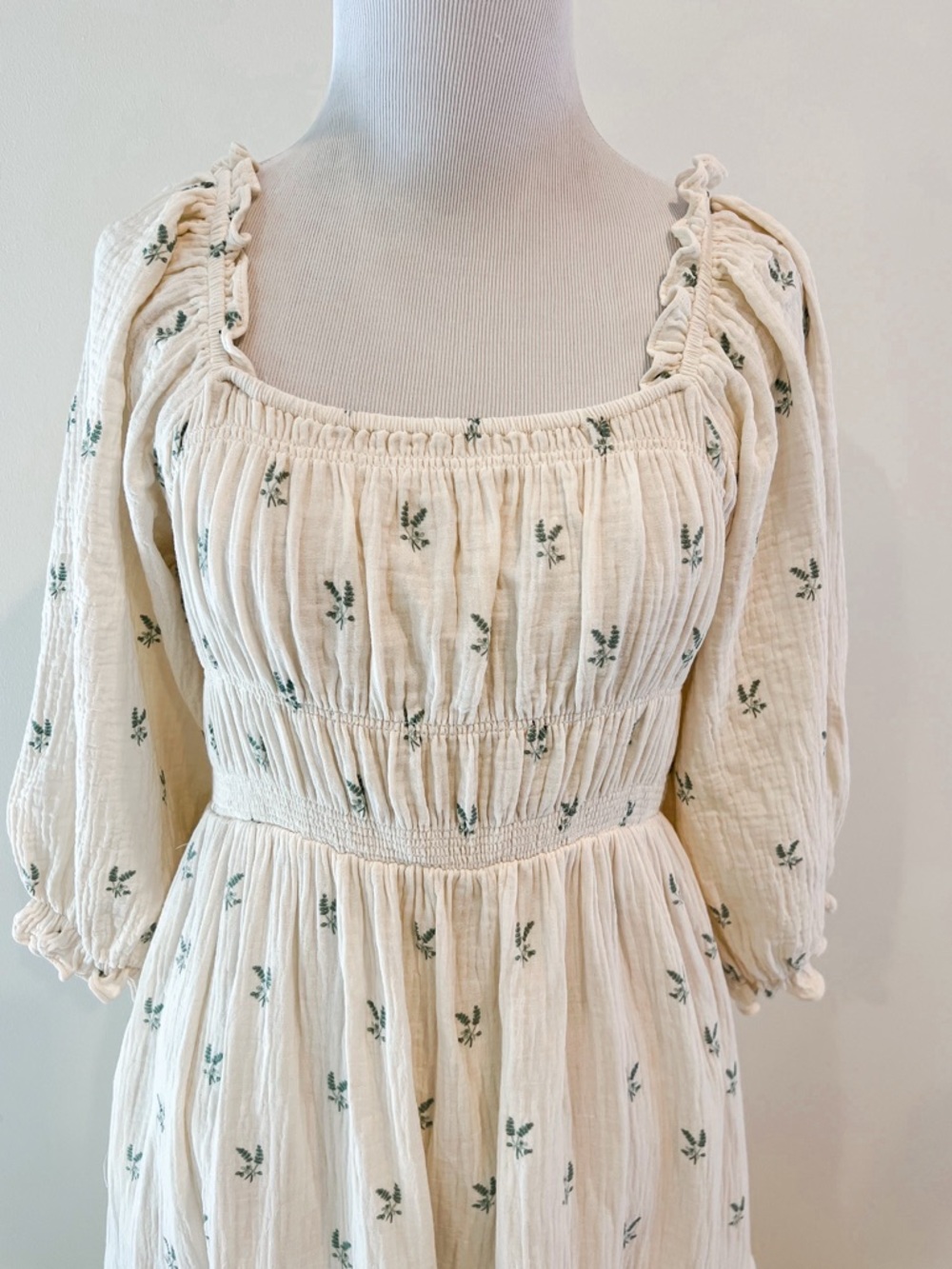 Grade and Gather Cream and Green Floral Smocked Cotton Midi Dress Womens Small - Picture 2 of 13